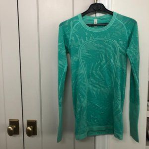 Lululemon long sleeve shirt